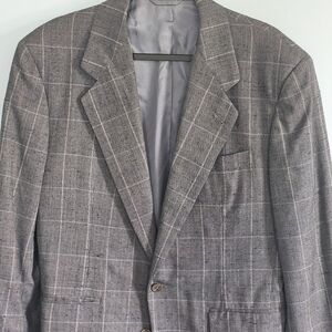 Neiman Marcus Gray Plaid Sport Coat